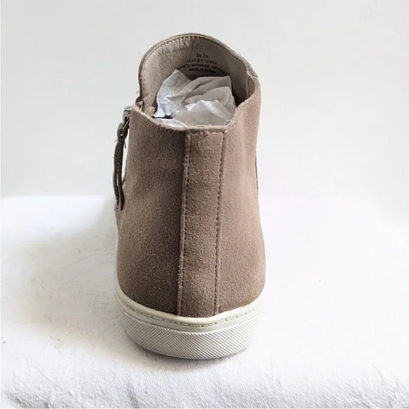 Crown Vintage Tan Sneakers with Suede Finish - Picture 7 of 11